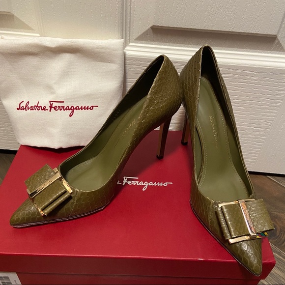 ferragamo zeri pump